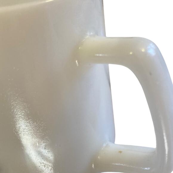 Vintage 1975 White Tweety Bird Mariott Great American Milk Glass Pedestal Mug - Picture 6 of 12